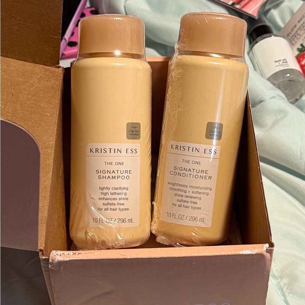 KRISTEN ESS~•SIGNATURE•10.oz Shampoo & Conditioner Duo
↪️NEW •ZIP-UP TECHNOLOGY• - Picture 2 of 7
